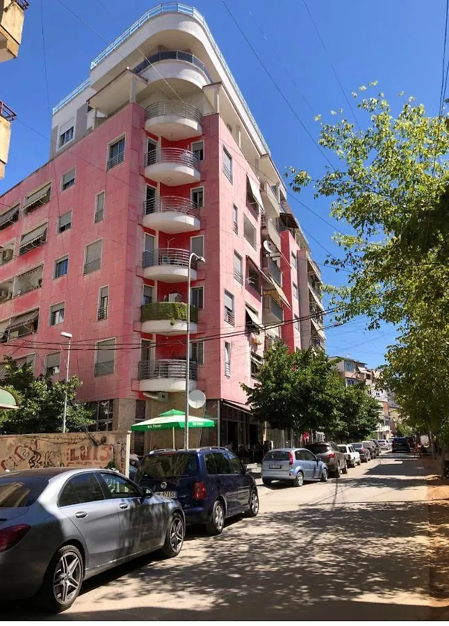 Lovely Apartment In The Heart Of ティラナ アルバニア